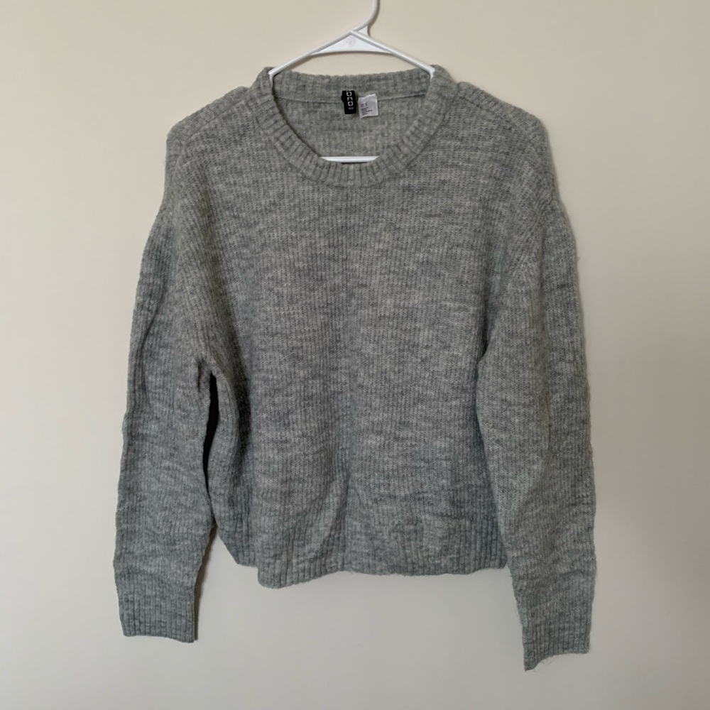 Gray pullover sweater!